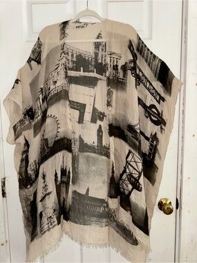 Beige and Black London Print Lightweight Kimono